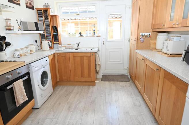 4 bed Detached for sale Image 11