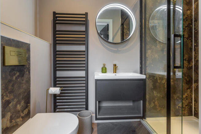 2 bed Flat to rent Image 10