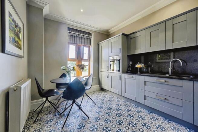 2 bed Apartment for sale Image 4