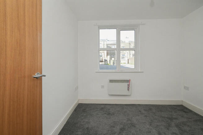 2 bed Flat for sale Image 7