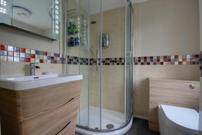 Ensuite to Bed 1