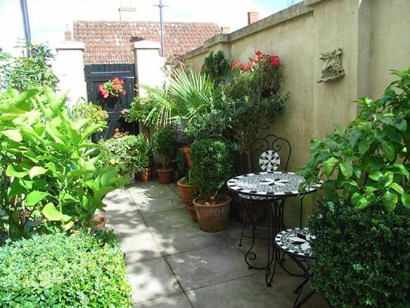 Courtyard Garden
