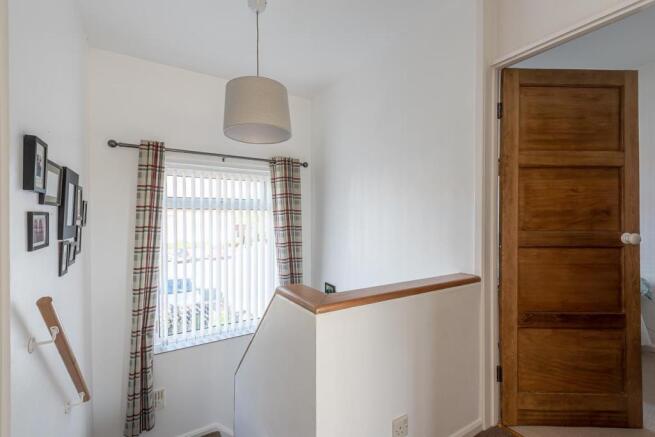 FIRST FLOOR LANDING