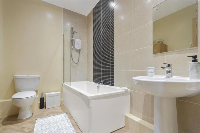 2 bed Flat for sale Image 10