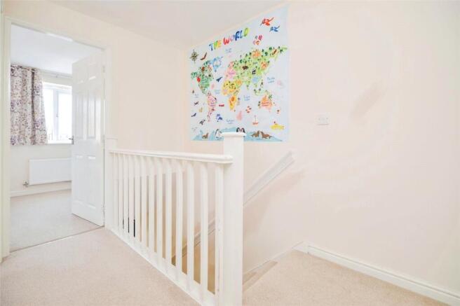 3 bed Semi-Detached to rent Image 5