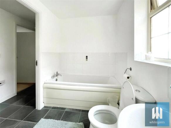 2 bed Apartment to rent Image 8