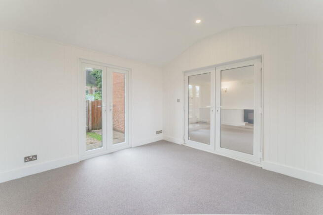 4 bed Detached for sale Image 7