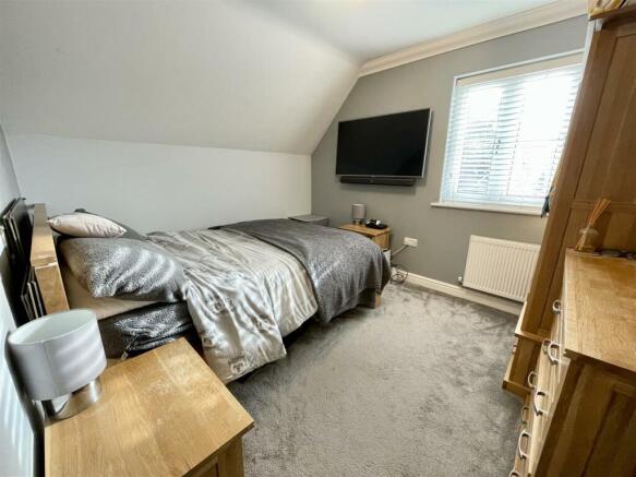 6. bed2.jpg