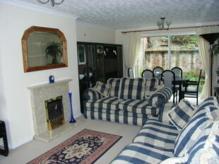Lounge/Dining Area