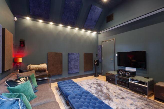 Cinema Room/Bedroom 