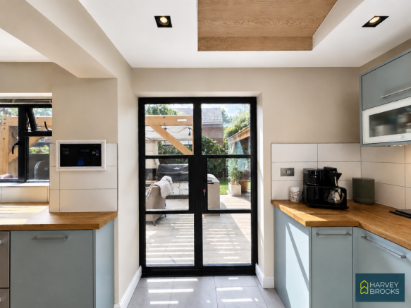 3 bed Semi-Detached for sale Image 11
