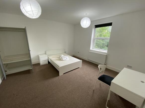 5 bed Flat to rent Image 7