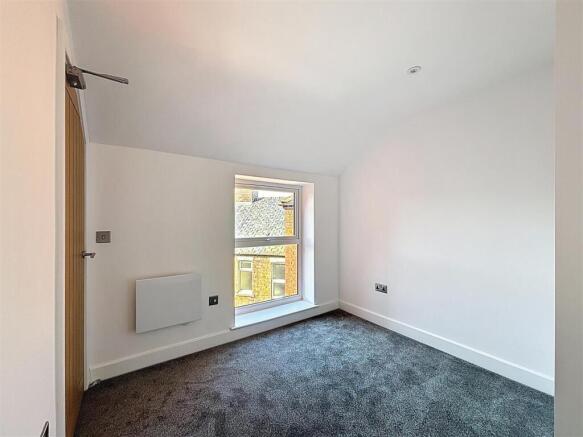 2 bed Apartment for sale Image 12