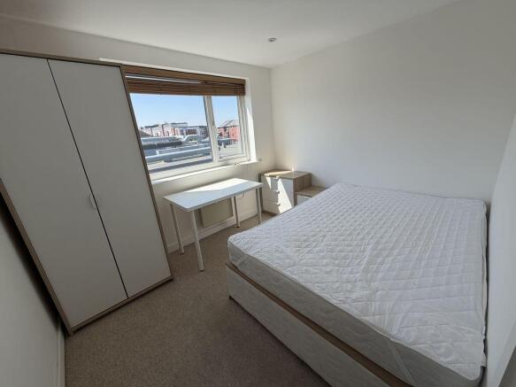 2 bed Flat to rent Image 6