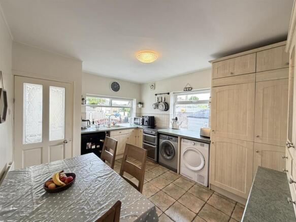 2 bed House for sale Image 11