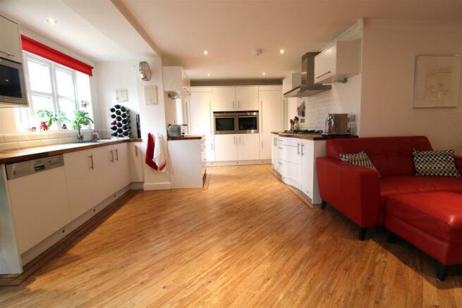 KITCHEN, LIVING & DINING