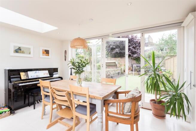 LLSN_Aden Grove_N16 