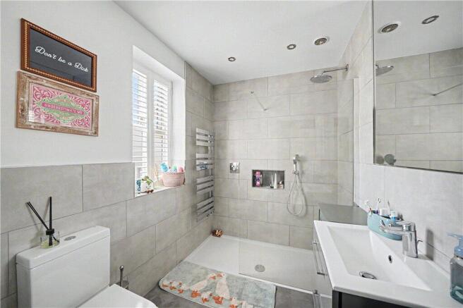 6 bed Detached for sale Image 12