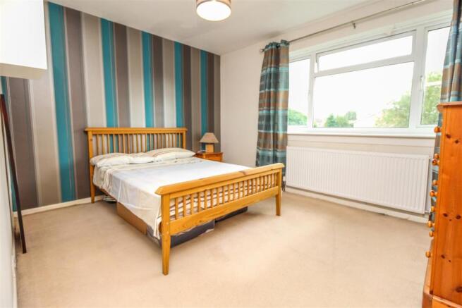 Bed1.jpg