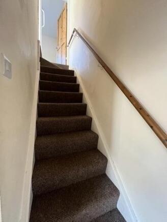 2 bed Terraced to rent Image 6