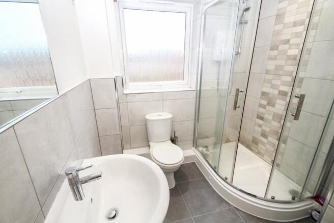 3 bed House to rent Image 6