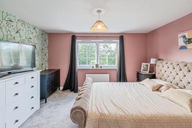 4 bed Terraced for sale Image 10
