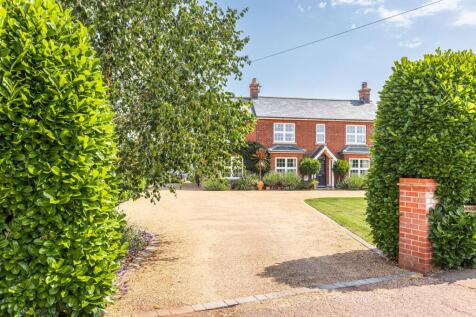 Idyllic Family Home in Stalham
