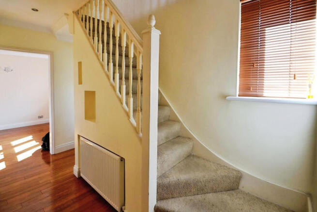 04032d99-o_1cimg8pi2dp7bfa10bd1pr1a1ar