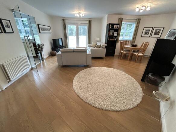 2 bed Apartment for sale Image 8