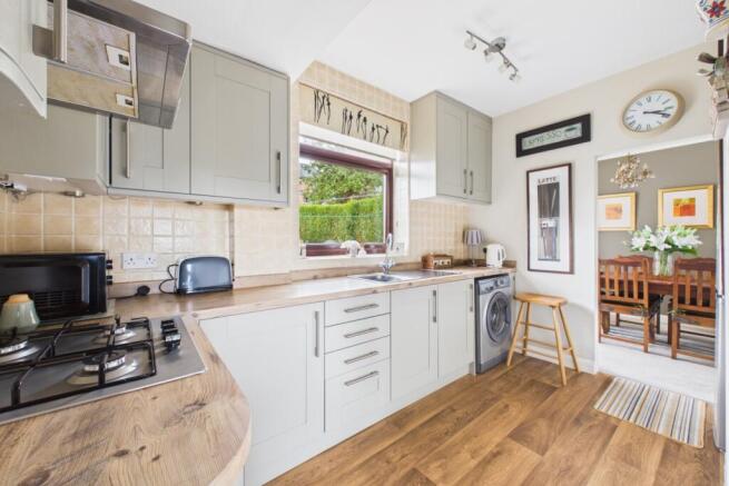 3 bed Semi-Detached for sale Image 6