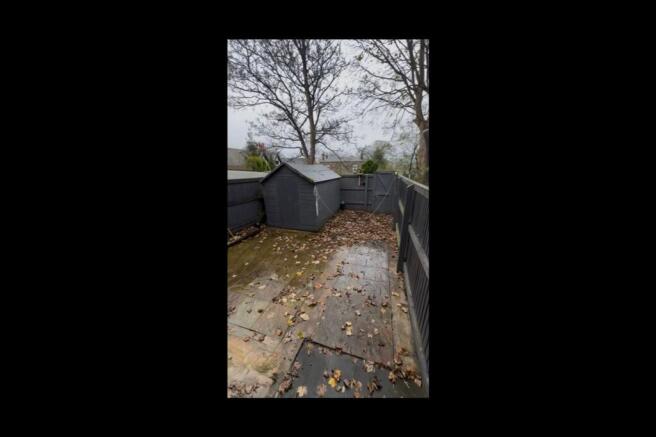 3 bed Terraced to rent Image 8