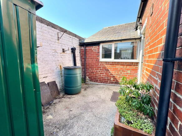 2 bed Semi-Detached Bungalow for sale Image 11