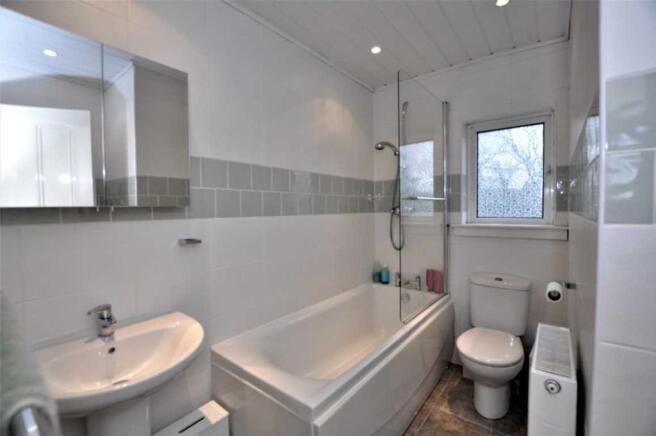 10Bathroom.JPG