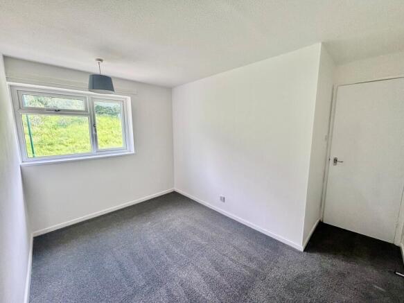 3 bed House to rent Image 5