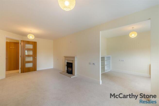 8692295-interior11.jpg