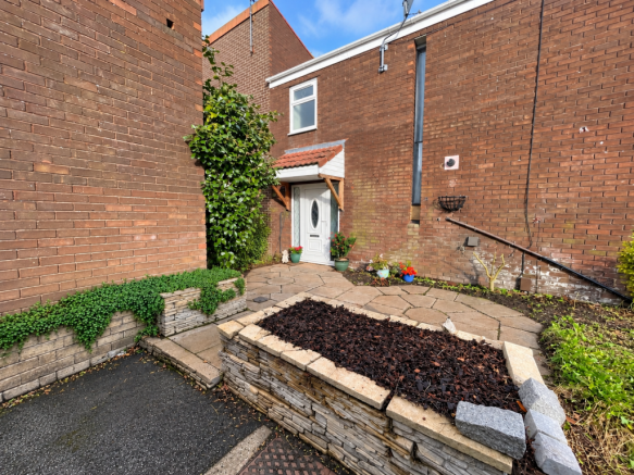 4-bed terraced on Badger Close, Palacefields Runcorn, WA7, £170,000