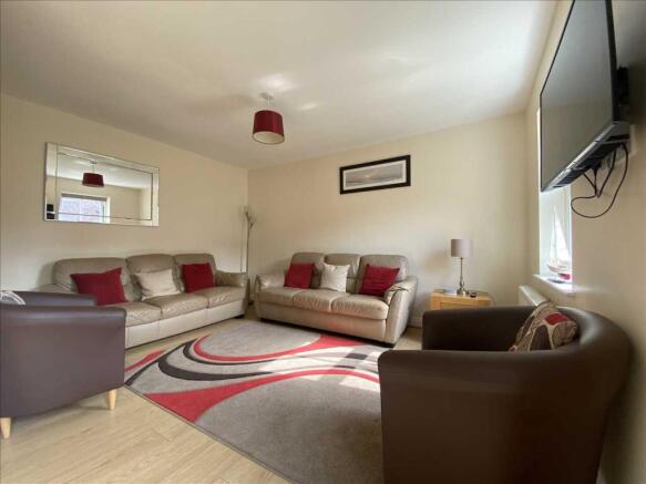 4 bed House for sale Image 6