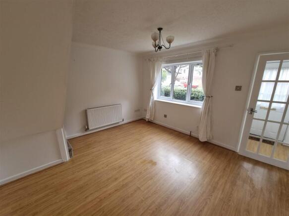 Living Room v2.jpg