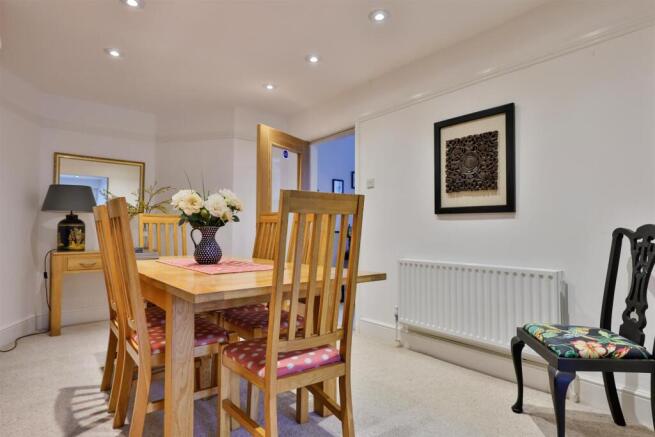 3 bed Semi-Detached for sale Image 11