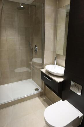 Ensuite3.JPG