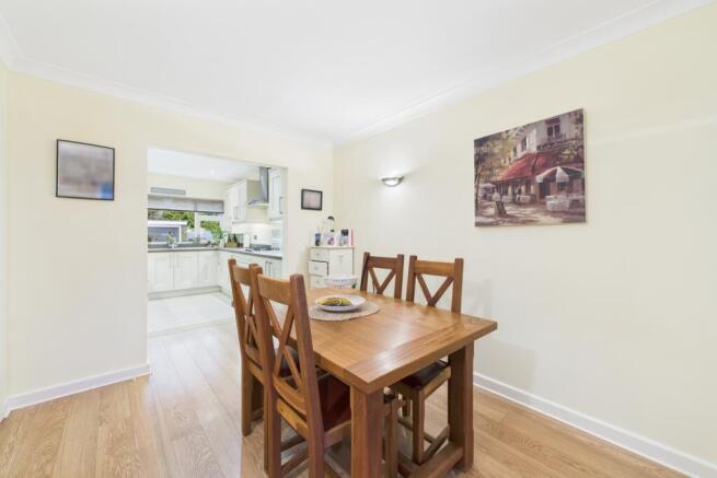 2 bed Ground Flat for sale Image 4