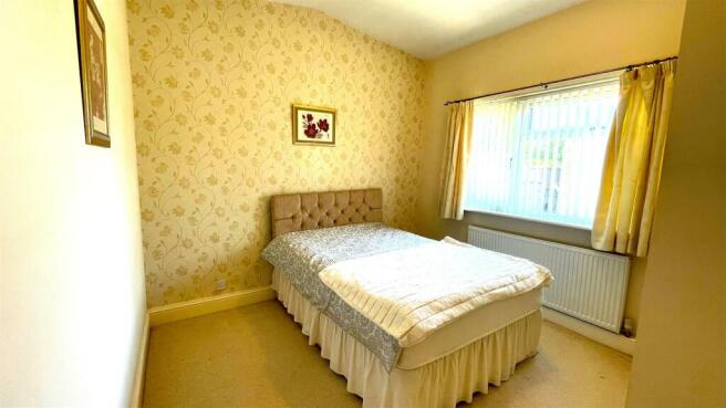 Bedroom 1.jpg