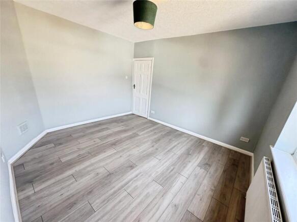 3 bed End of Terrace to rent Image 9