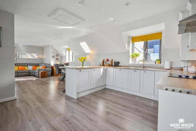 Kitchen / living room