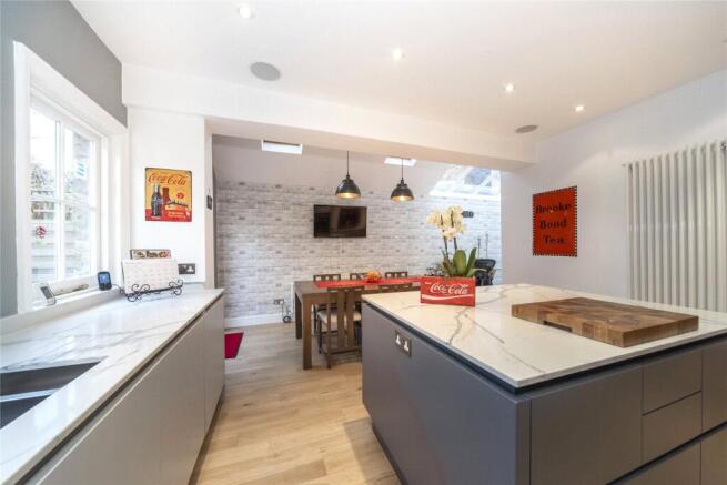Bushwood Road, Kew, Surrey, TW9 photo 4