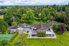 Long Chase, Moneyrow Green, Holyport, Maidenhead SL6 2NA