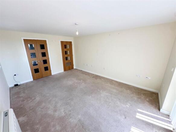 2 bed Apartment for sale Image 5