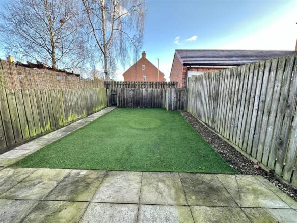 4 bed House for sale Image 11