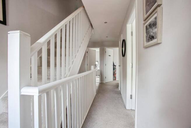 4 bed Town House for sale Image 10