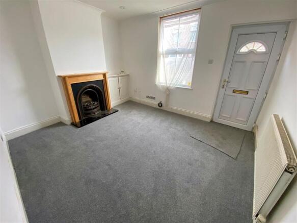 House in Rugby, Warwickshire - View 4